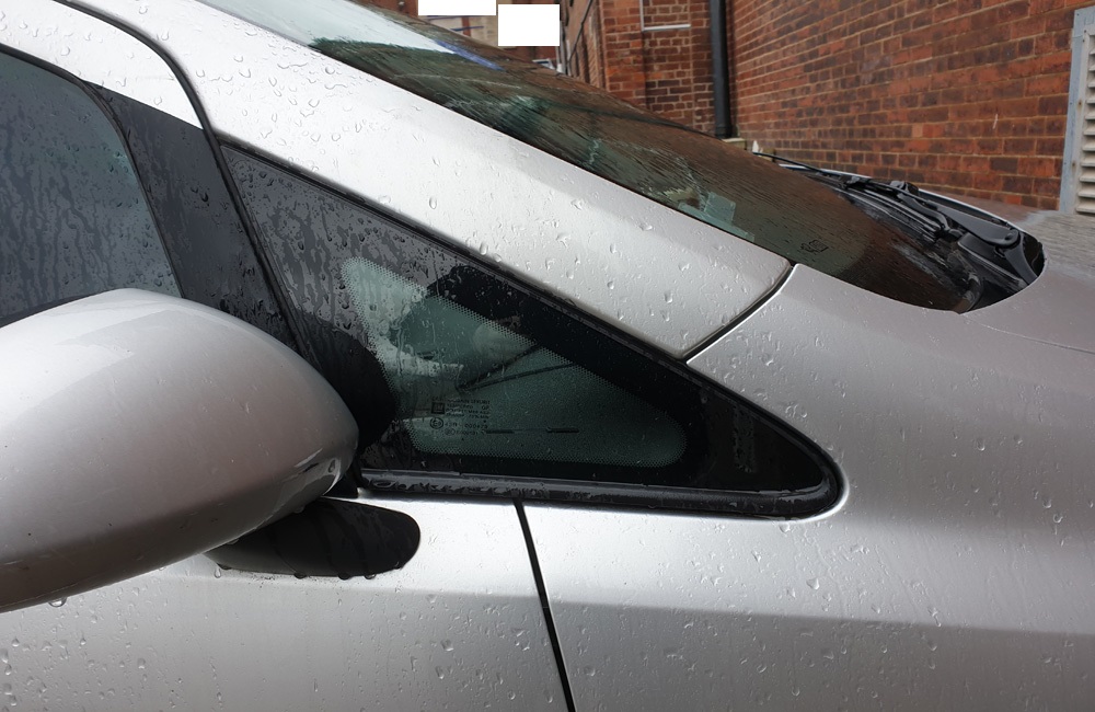 Vauxhall Corsa Club AC CDTI Quarter window glass driver side front